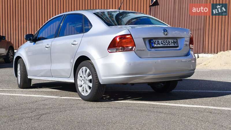 Седан Volkswagen Polo 2012 в Киеве