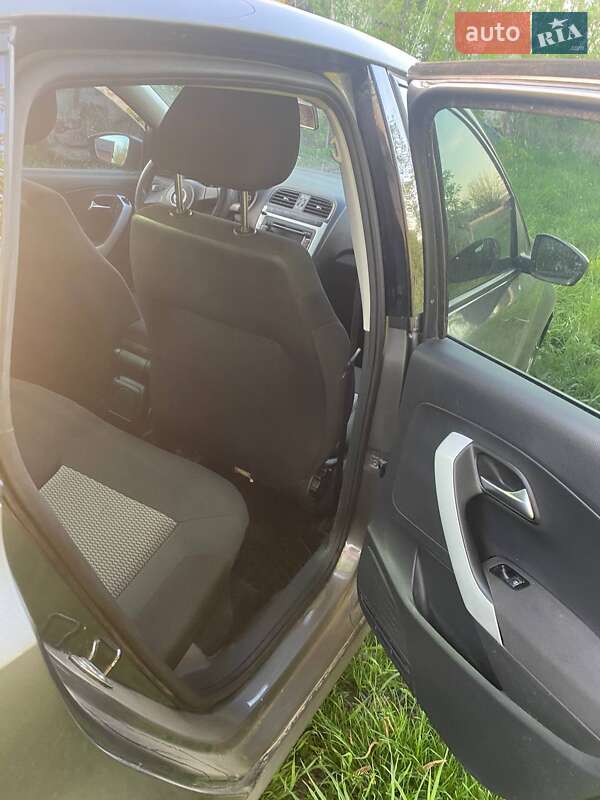 Хэтчбек Volkswagen Polo 2014 в Черновцах