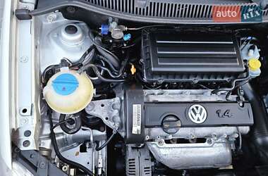 Хетчбек Volkswagen Polo 2009 в 