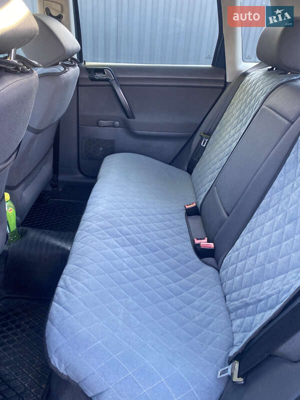 Хетчбек Volkswagen Polo 2001 в Львові