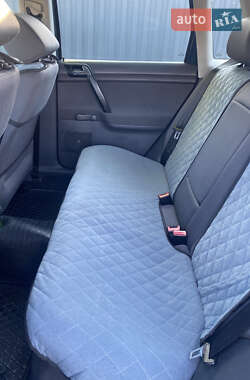 Хетчбек Volkswagen Polo 2001 в 