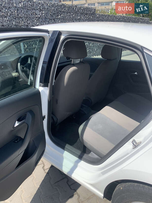 Седан Volkswagen Polo 2012 в Житомирі