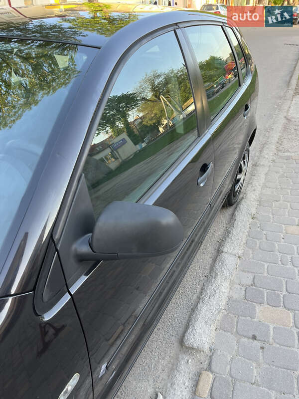 Хэтчбек Volkswagen Polo 2003 в Черновцах