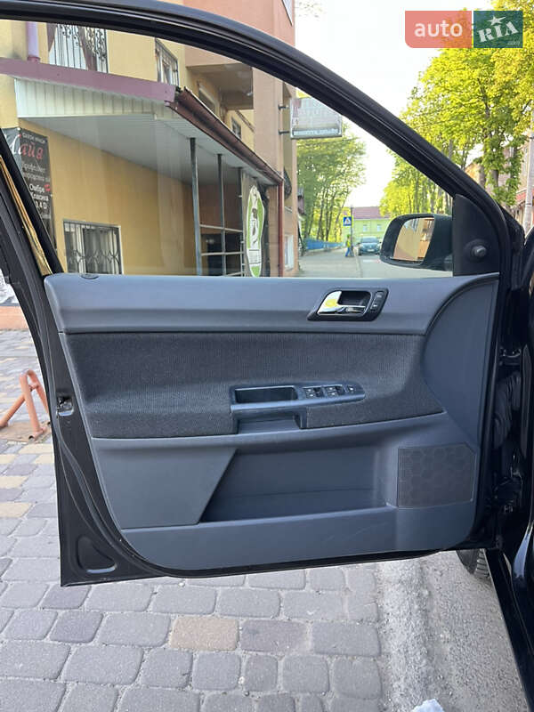 Хэтчбек Volkswagen Polo 2003 в Черновцах