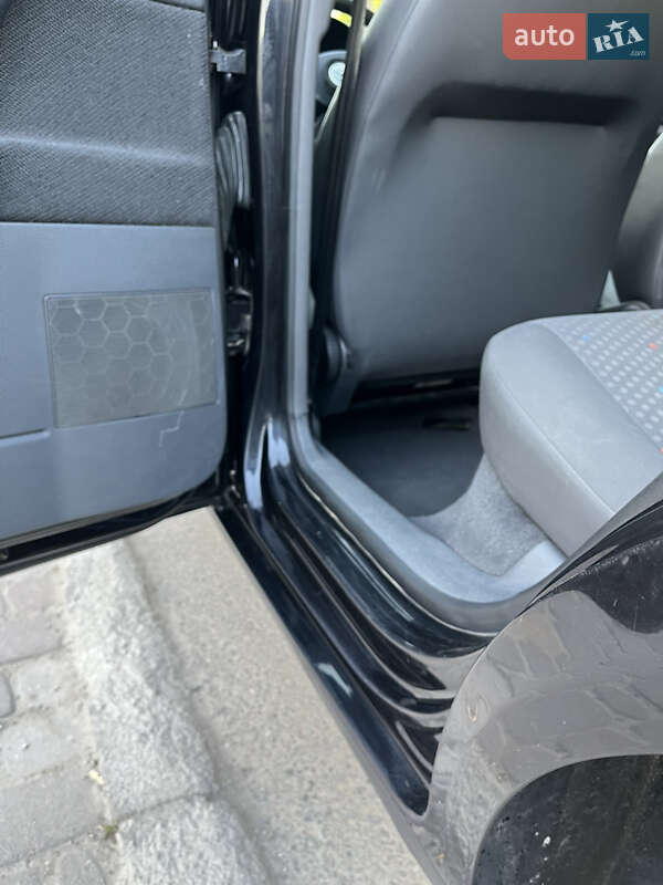 Хэтчбек Volkswagen Polo 2003 в Черновцах