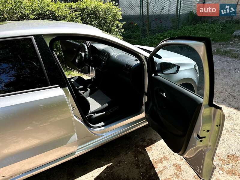 Хэтчбек Volkswagen Polo 2013 в Яворове