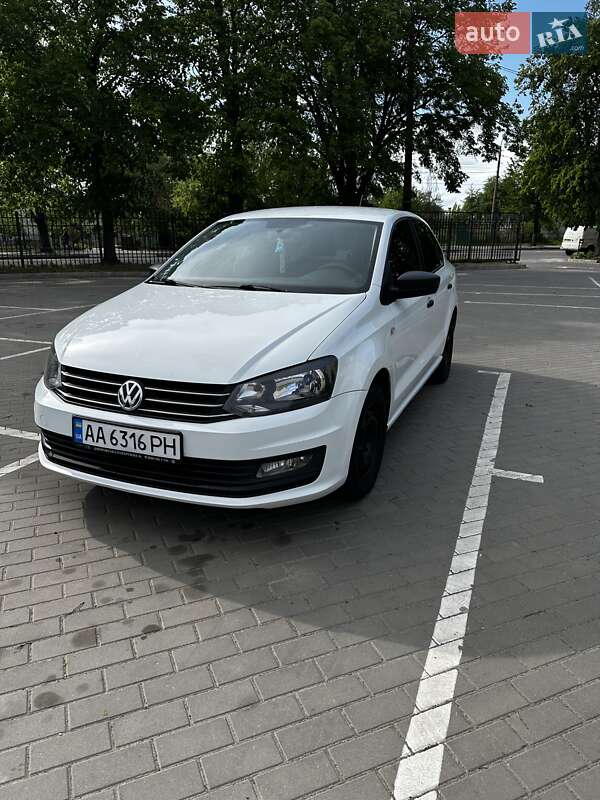 Седан Volkswagen Polo 2016 в Луцьку