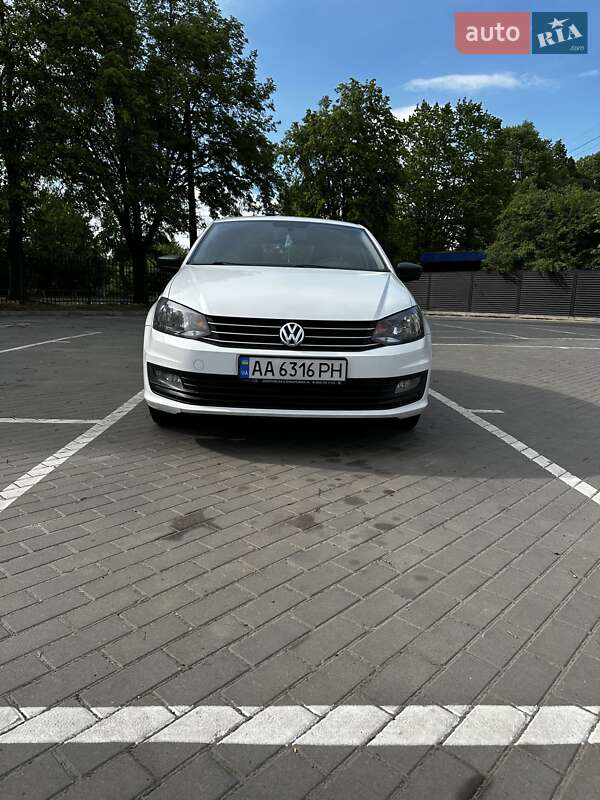 Седан Volkswagen Polo 2016 в Луцьку
