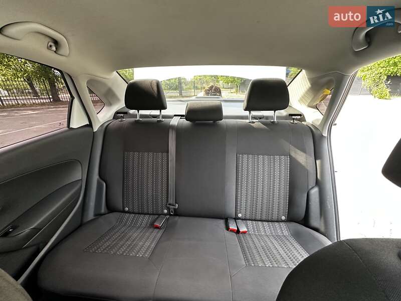 Седан Volkswagen Polo 2016 в Луцьку