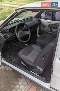 Хэтчбек Volkswagen Polo 1989 в 