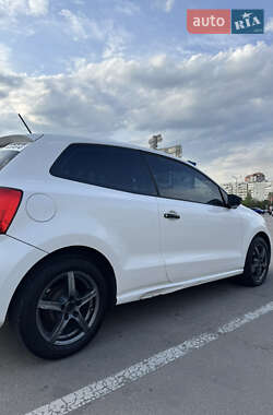 Хетчбек Volkswagen Polo 2010 в 