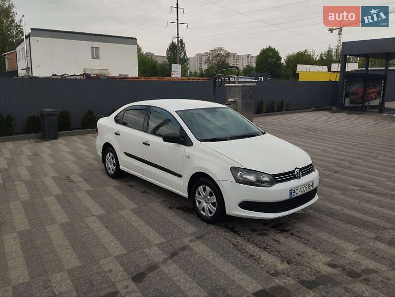 Седан Volkswagen Polo 2012 в 