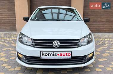 Седан Volkswagen Polo 2015 в 