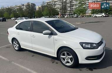 Седан Volkswagen Polo 2011 в 
