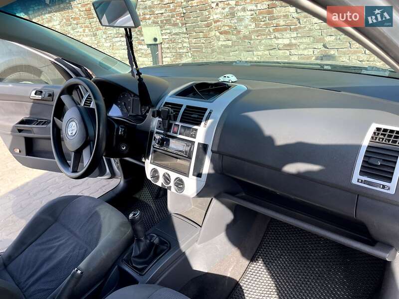Хэтчбек Volkswagen Polo 2001 в Львове