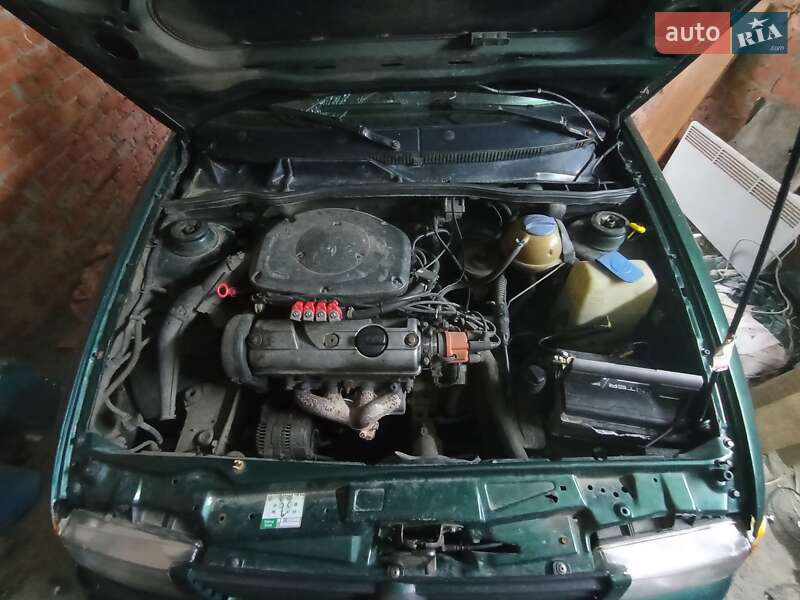 Седан Volkswagen Polo 1996 в Харкові