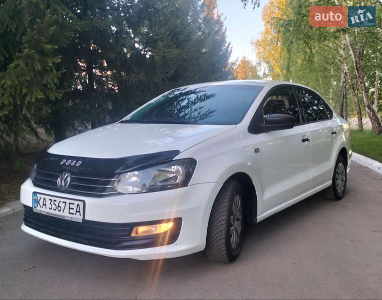 Седан Volkswagen Polo 2016 в Прилуках
