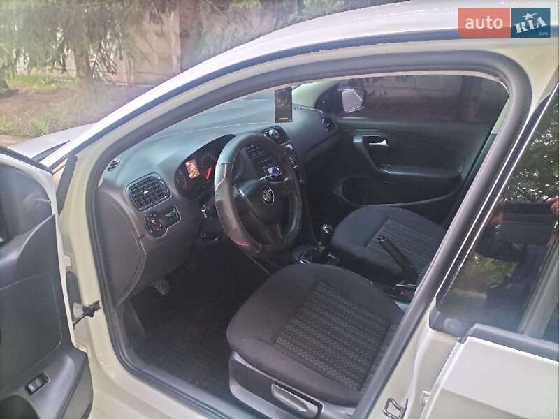 Седан Volkswagen Polo 2016 в Прилуках