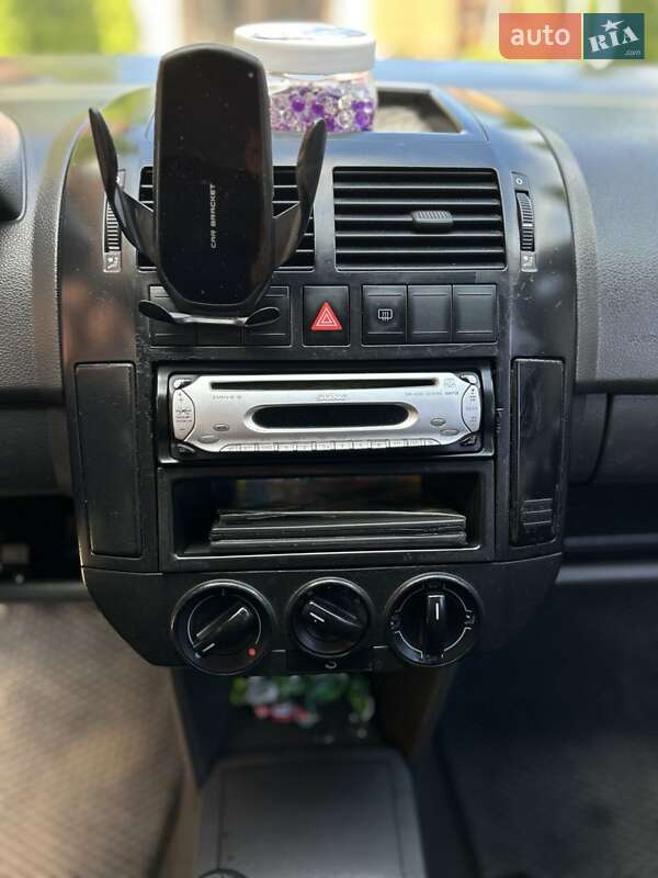Хэтчбек Volkswagen Polo 2002 в Виноградове