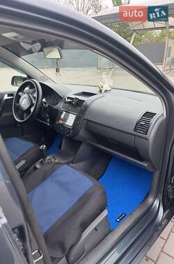 Хетчбек Volkswagen Polo 2003 в 