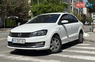 Седан Volkswagen Polo 2015 в Киеве