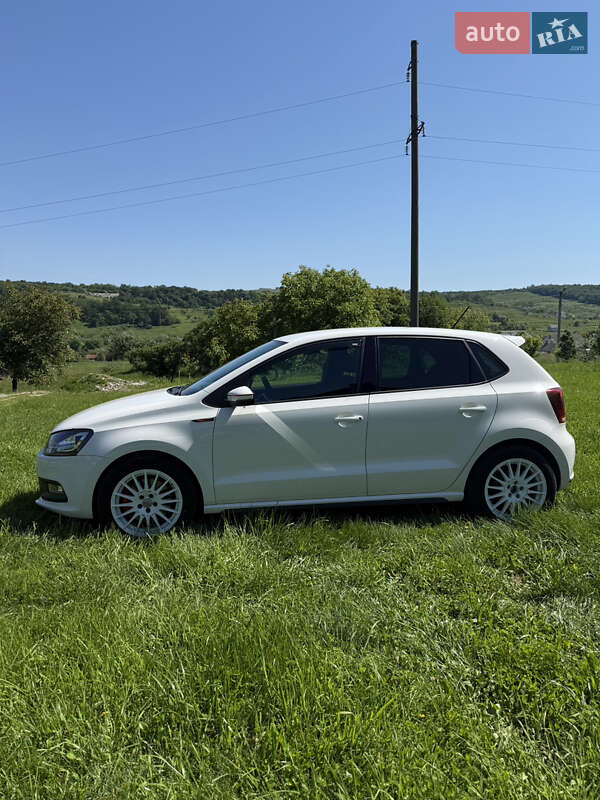 Хэтчбек Volkswagen Polo 2012 в Черновцах