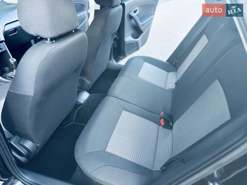 Седан Volkswagen Polo 2011 в Мукачевому