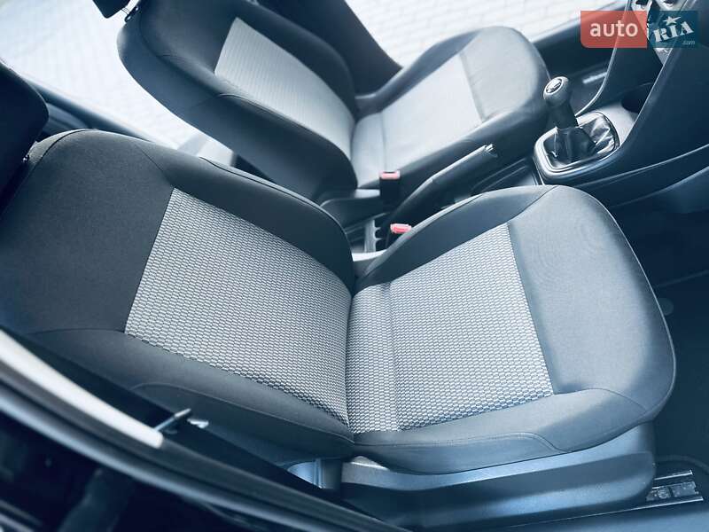 Седан Volkswagen Polo 2011 в Мукачевому