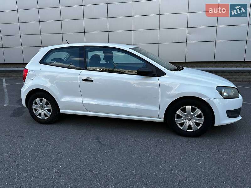 Хетчбек Volkswagen Polo 2010 в 