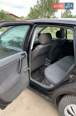 Хэтчбек Volkswagen Polo 2002 в 