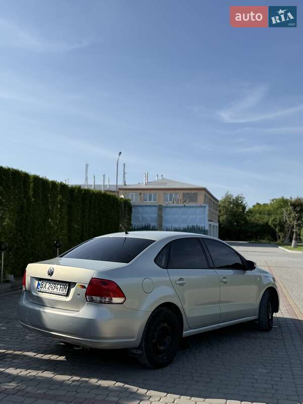 Седан Volkswagen Polo 2012 в Дунаевцах