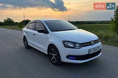 Седан Volkswagen Polo 2011 в 