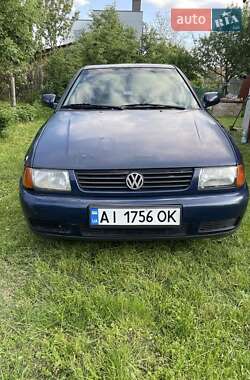 Седан Volkswagen Polo 1997 в Киеве