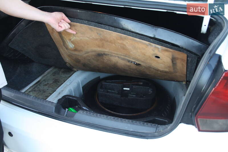 Седан Volkswagen Polo 2011 в Золочеві фото 12 Седан Volkswagen Polo 2011 в Золочеві