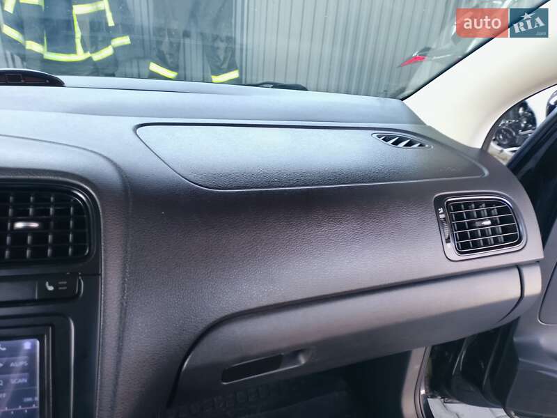 Седан Volkswagen Polo 2011 в Полонном