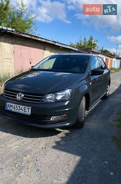 Седан Volkswagen Polo 2017 в Звягеле