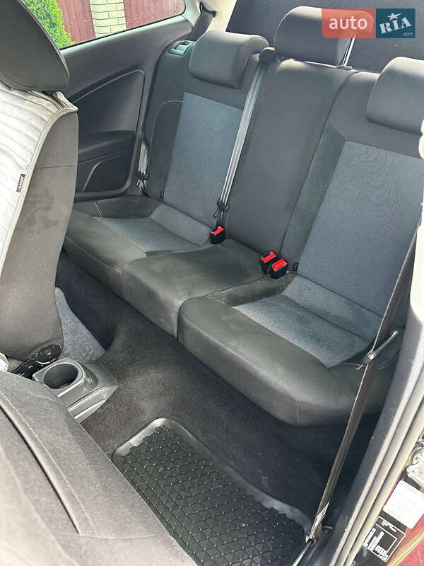 Хэтчбек Volkswagen Polo 2011 в Черновцах