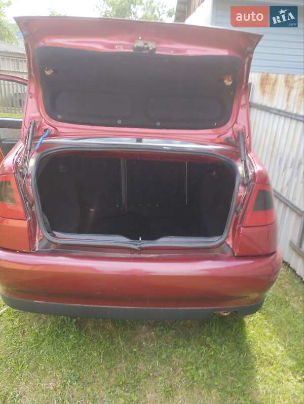 Седан Volkswagen Polo 1996 в Долине