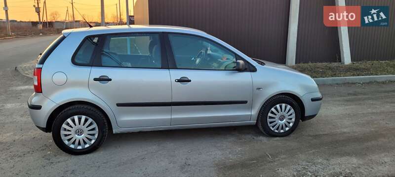 Хэтчбек Volkswagen Polo 2002 в Петропавловской Борщаговке