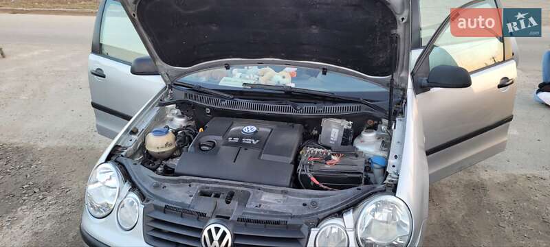 Хэтчбек Volkswagen Polo 2002 в Петропавловской Борщаговке