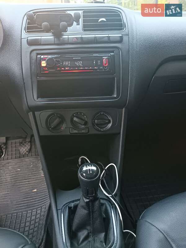 Седан Volkswagen Polo 2017 в Николаеве