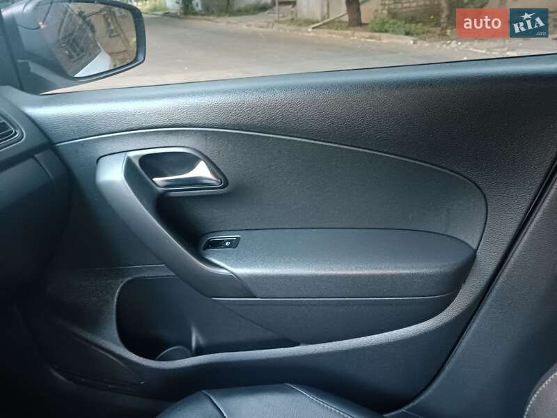 Седан Volkswagen Polo 2017 в Николаеве