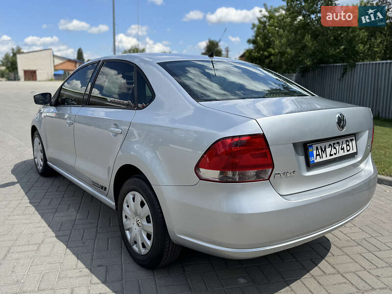 Седан Volkswagen Polo 2013 в Житомире