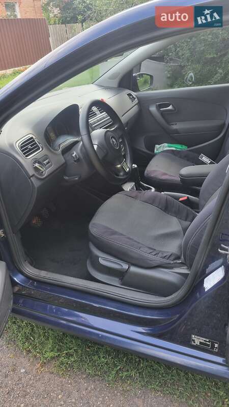 Хэтчбек Volkswagen Polo 2009 в Ромнах