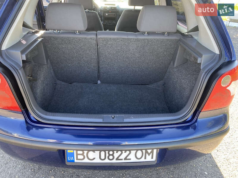 Хетчбек Volkswagen Polo 2002 в Самборі