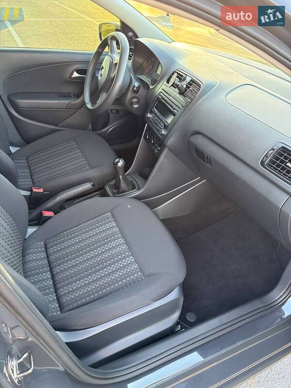 Седан Volkswagen Polo 2017 в Львове