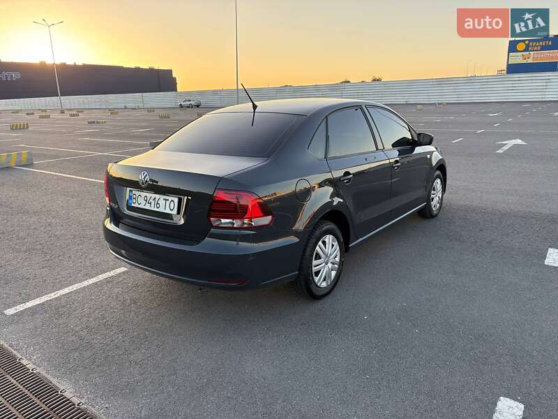 Седан Volkswagen Polo 2017 в Львове