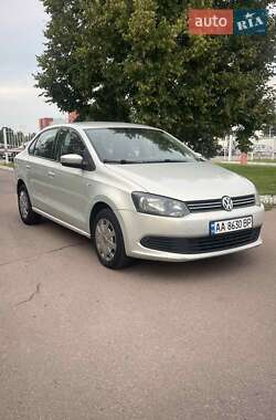 Седан Volkswagen Polo 2012 в Киеве