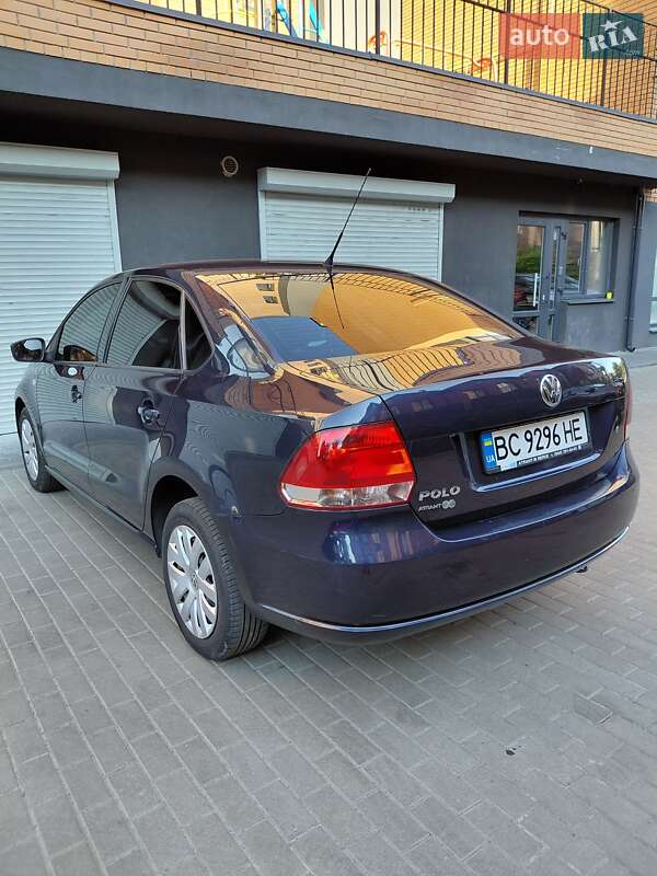 Седан Volkswagen Polo 2011 в Ирпене