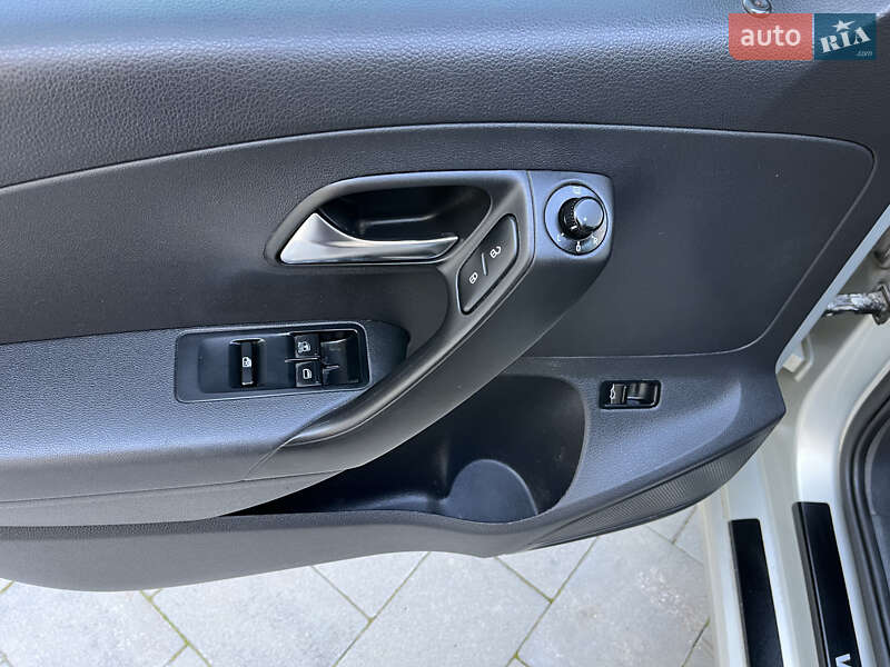 Седан Volkswagen Polo 2012 в Стрые